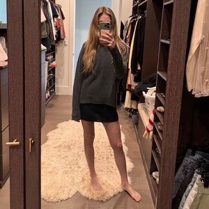 THEORY DARK GREY CASHMERE SWEATER